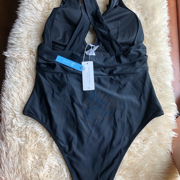 Cupshe black cross strap bathing suit XL NWT - Picture 9 of 9